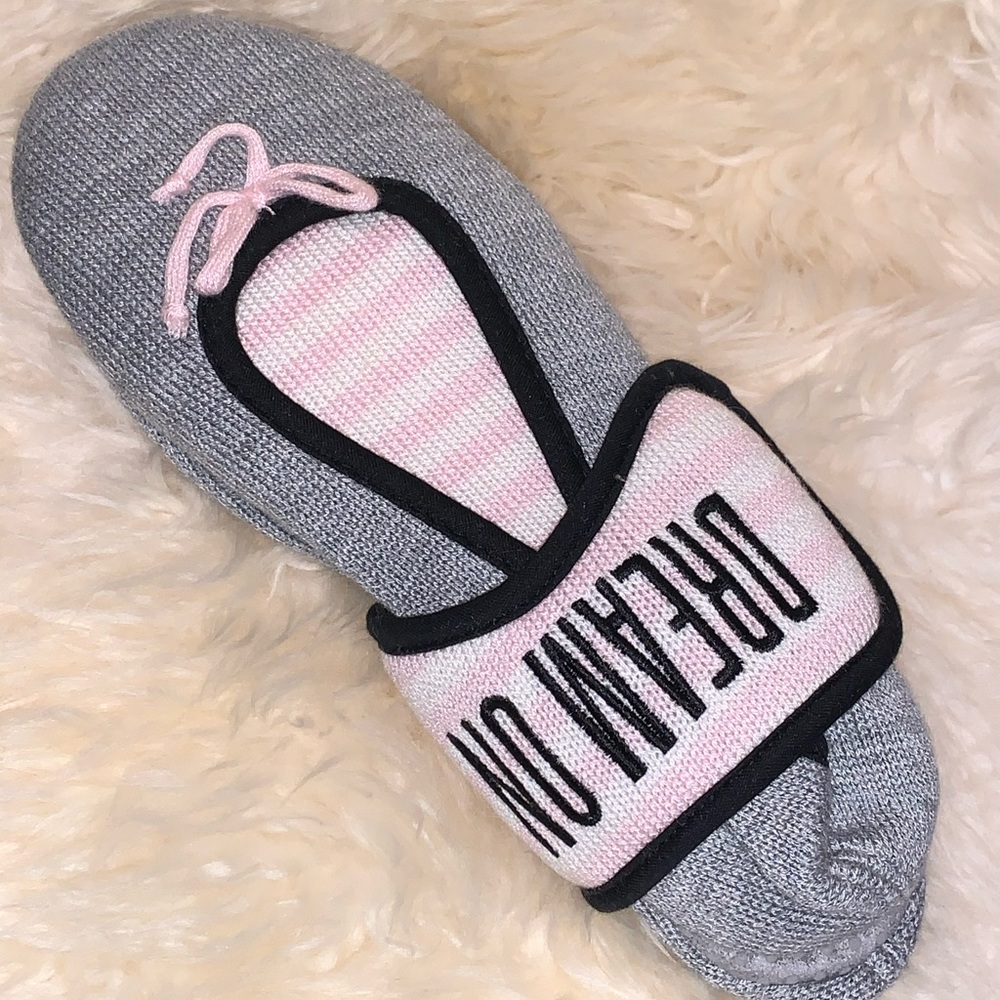 🔴🔴SOLD🔴🔴VICTORIA SECRET SATIN INDOOR SLIPPER
